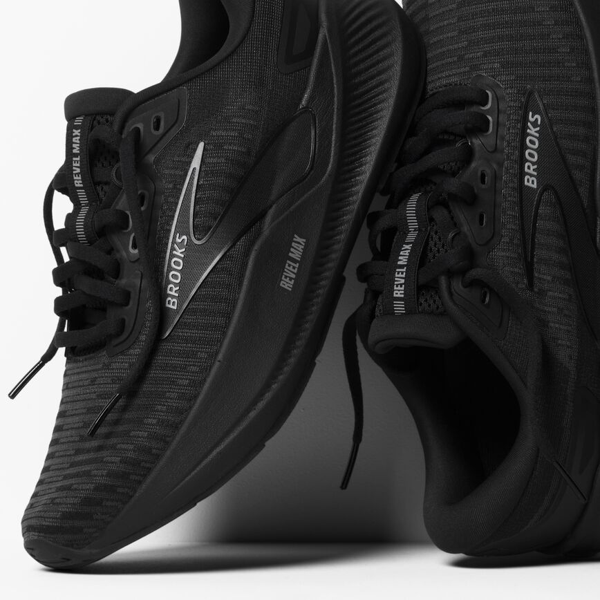 Brooks Revel Max Black/Black/Ebony (Women's)