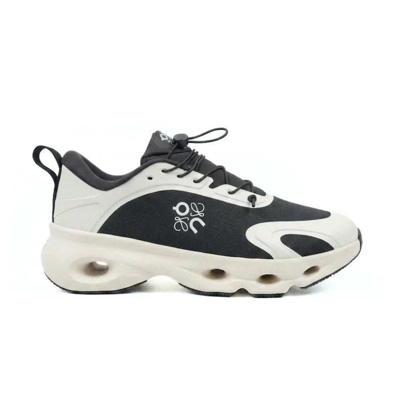 ON Running Cloudsolo Loewe Black Eggshell