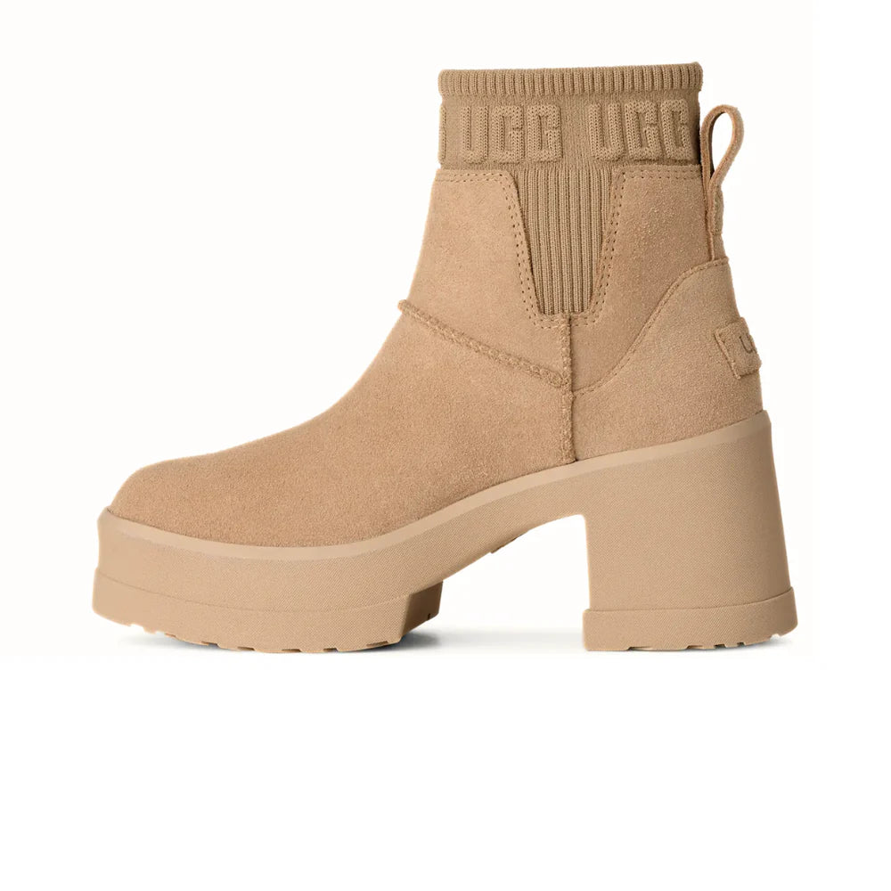 UGG SAND Moxy Chelsea Boot (W)