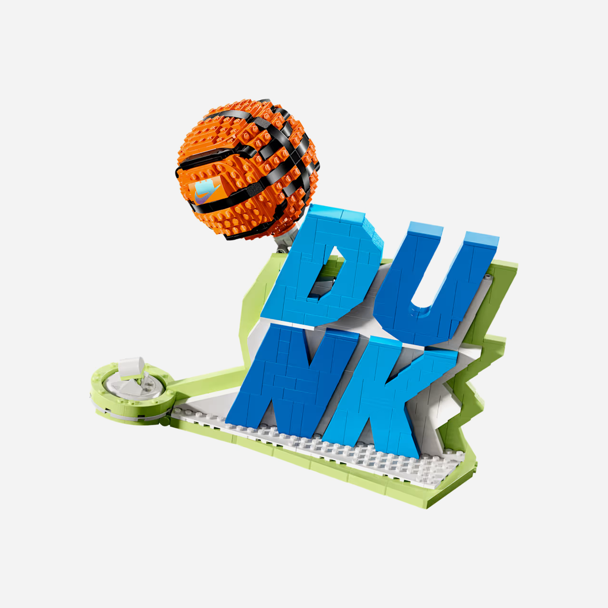 Nike Dunk x LEGO Set Sneaker-Building Kit with Exclusive Minifigure