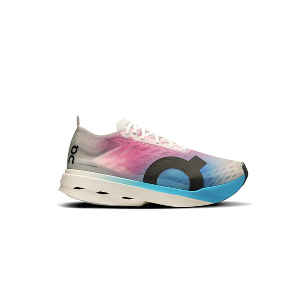 ON Running Cloudboom Strike White | Horizon