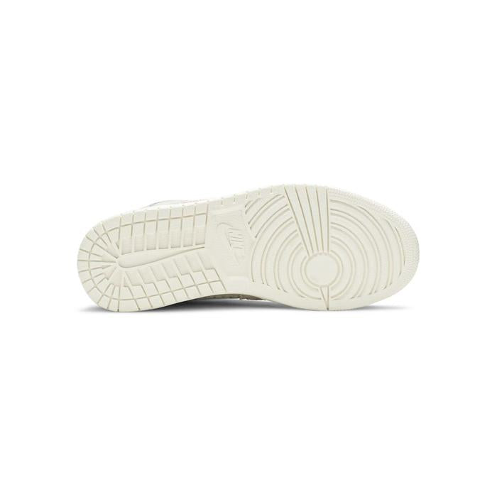 Nike Wmns Air Jordan 1 Retro High Premium 'Desert Sand'