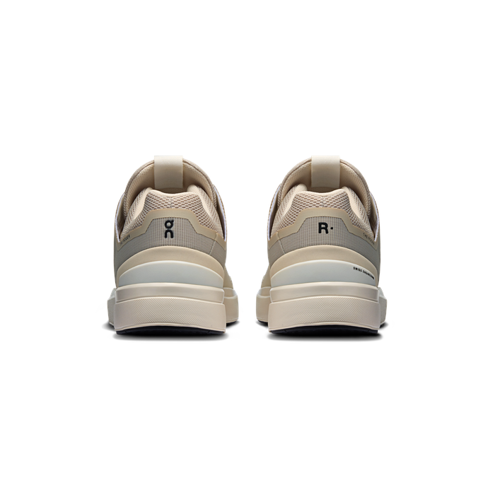 ON Running Women's THE ROGER Spin Sand | Ivory