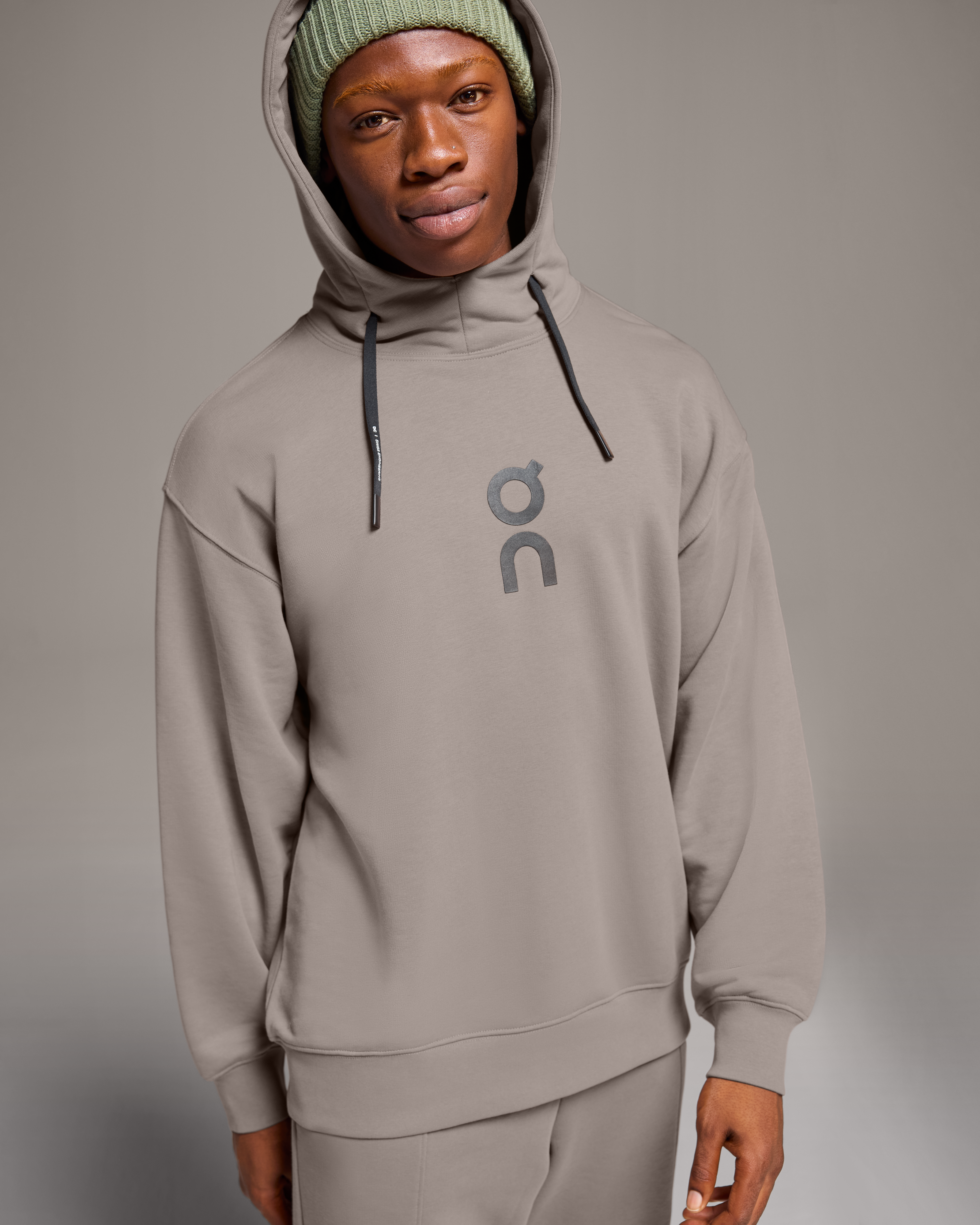 On Club Hoodie Cinder