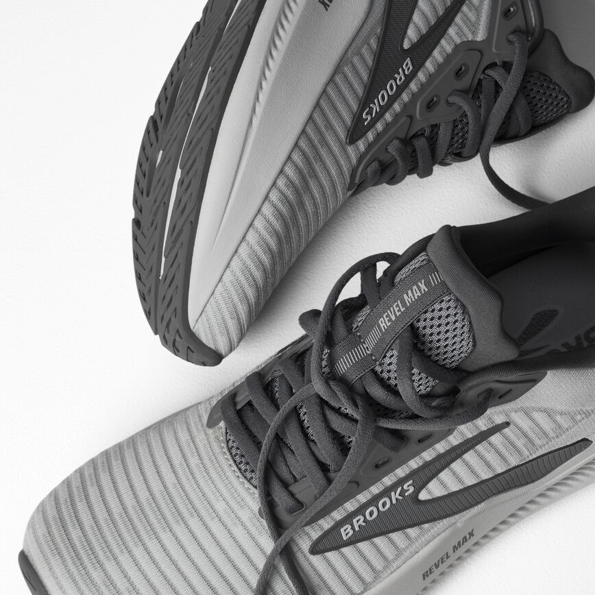 Brooks Revel Max Oyster Mushroom/Poppy Seed