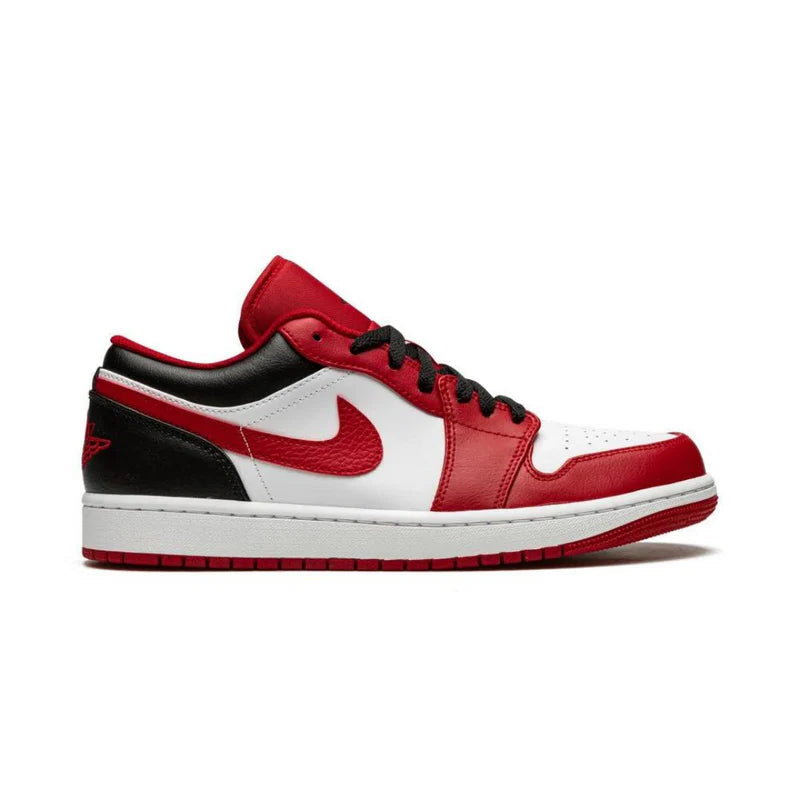 Jordan 1 Low Bulls