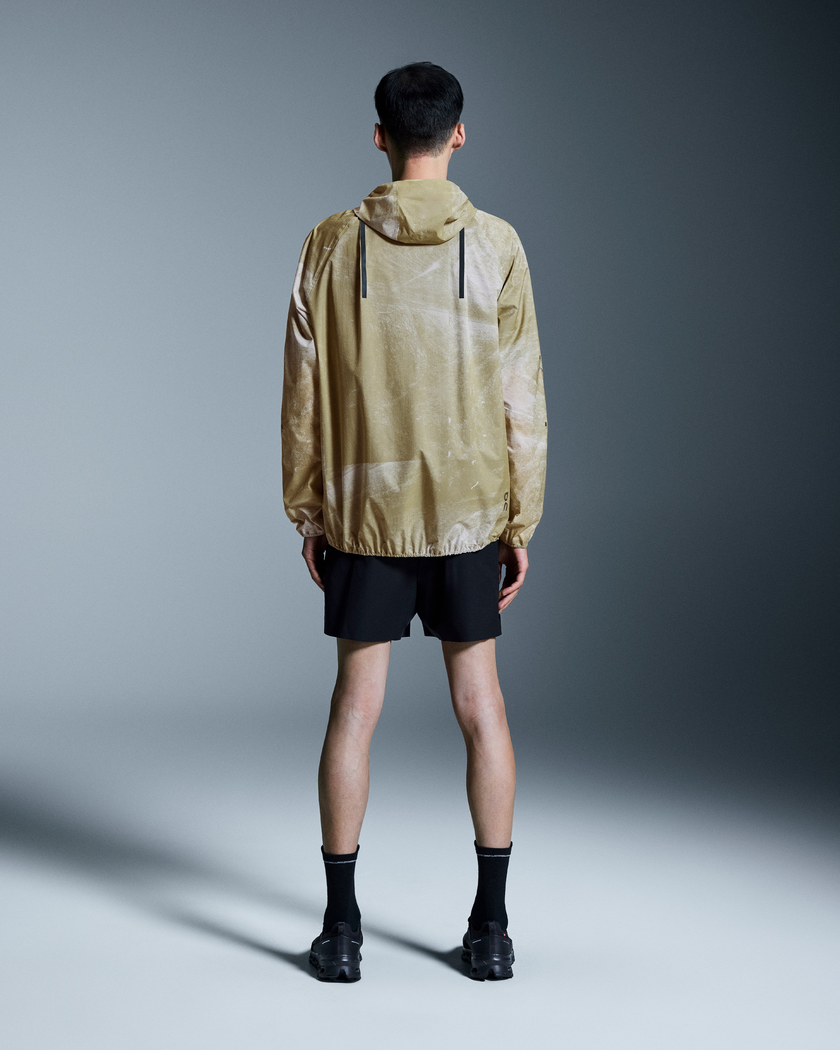 On Ultra Jacket White | Caper