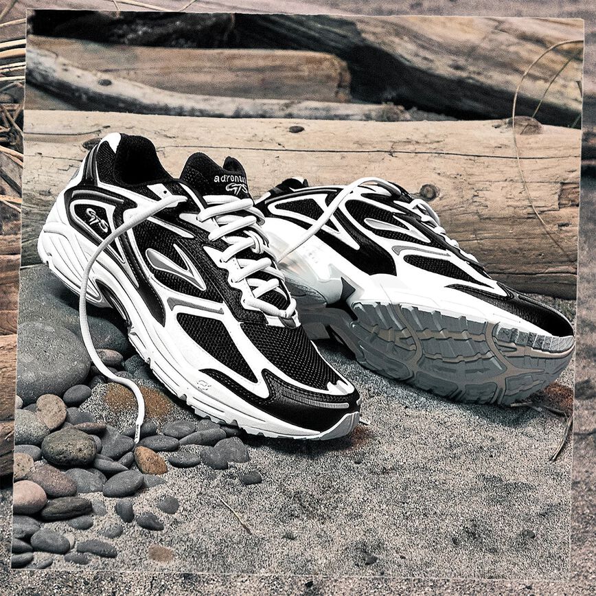 Brooks Adrenaline GTS 4 Black/Coconut/Silver (Women's)