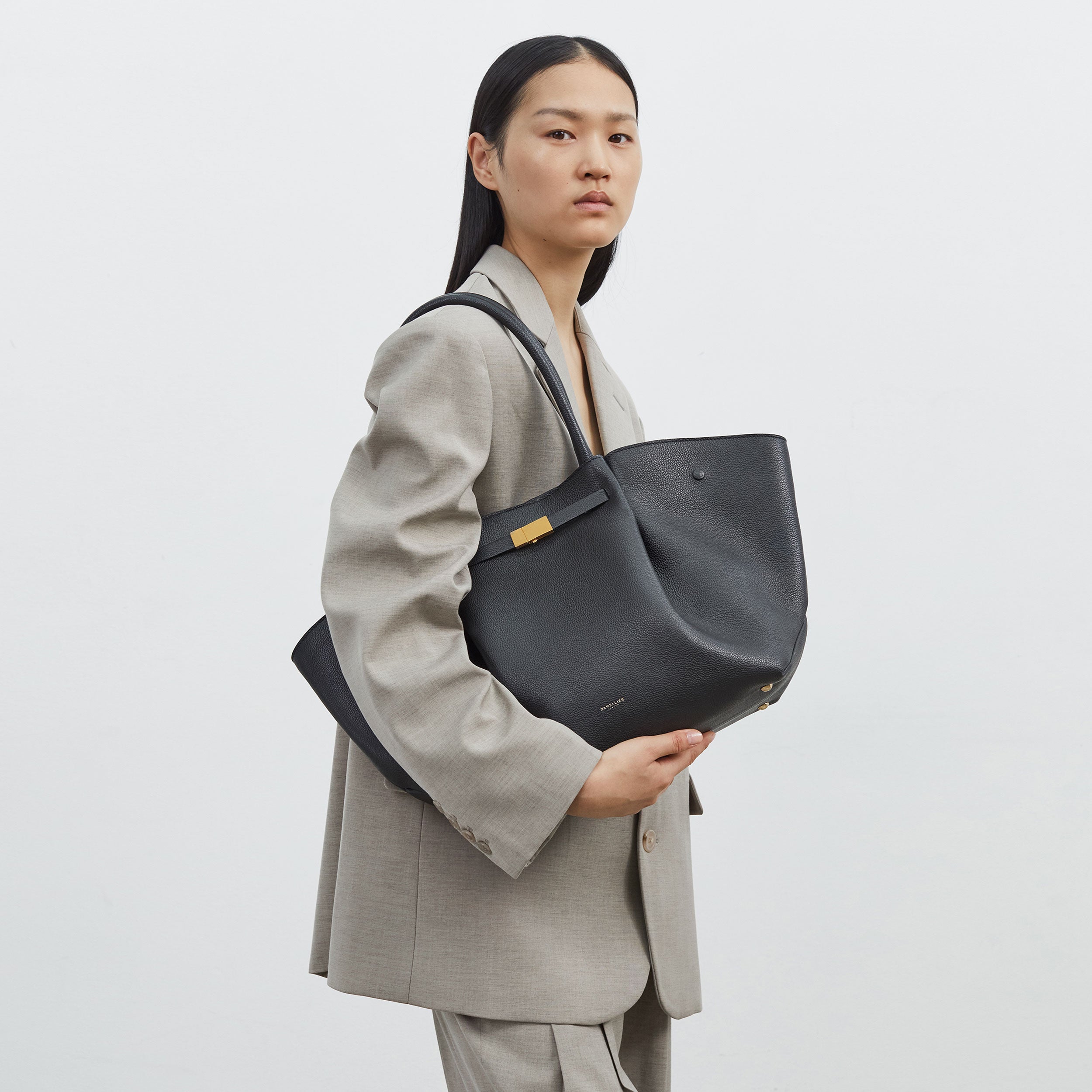 DeMellier The New York off-white small grain