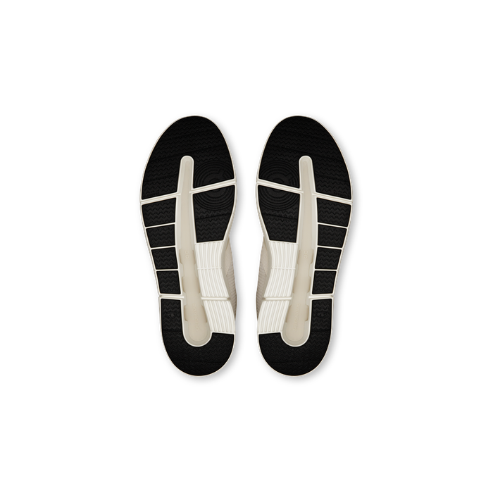 ON Running Women's THE ROGER Spin Sand | Ivory