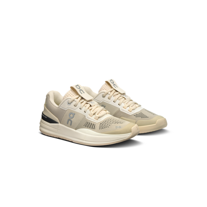 ON Running Women's THE ROGER Pro Sand | Ivory